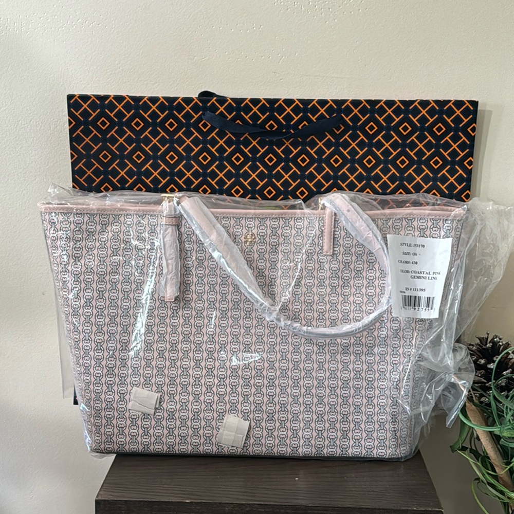 NWT- TORY BURCH COASTAL PINK “GEMINI LINK” TOTE BAG